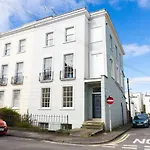 Beautiful 5-Bed Regency Home In Montpellier