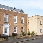 2 Bedroom Town Centre Apartment