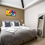 Curb Properties - Super Apartment Moments From Town Centre