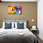 Curb Properties - Super Apartment Moments From Town Centre