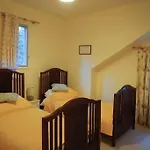 The Snicket - Traditional Cotswold Home