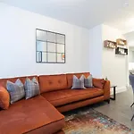 Elliot Oliver - Luxury 2 Bedroom Regency Apartment With Parking & Ev Charger