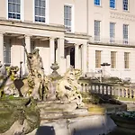 Elliot Oliver - Luxury 2 Bedroom Regency Apartment With Parking & Ev Charger