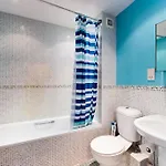 Luxury Apartment Cheltenham