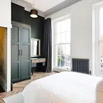 High End Free Parking Wifi Balcony Ensuite