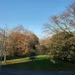 Luxury Apartment Cheltenham