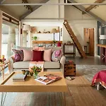 Bull Pen Annexe