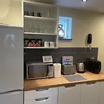 Newly Refurbished Unique Apartment Cheltenham