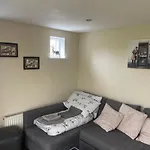Newly Refurbished Unique Apartment Cheltenham