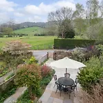 Luxury Cheltenham Home With Ev Charger - Lechampton Hills