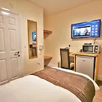 Central Studios Gloucester Place By Roomsbooked