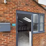 The Hideout King Bed/W Tv Free Parking