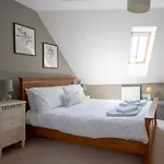 Pass The Keys Lovely 4 Bedroom Family Home With Garden Parking