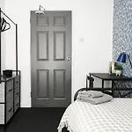 Granville 5Br Townhouse - Ideal For Groups, Families Or Contractors By Suitely