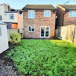 Impeccable 4-Bed House In Cheltenham