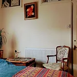 Racecourse Room In Cheltenham With Bathroom Access.