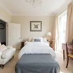 Four Bedroom Townhouse In Famous Suffolks Area