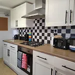 Granville 5Br Townhouse - Ideal For Groups, Families Or Contractors By Suitely