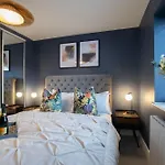 Elliot Oliver - Exquisite Two Bedroom Apartment With Garden, Parking & Ev Charger