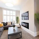 Stunning 4 Bedroom Home In Montpellier
