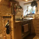 Village Centre Traditional Farm Manor House W Hot Tub