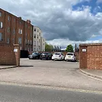 High End Free Parking Wifi Balcony Ensuite