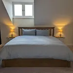 Stunning Super Kingsize Room - Cheltenham Festival