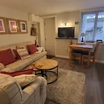 The Den, 2 Mins Chelt High Street, John Lewis Etc