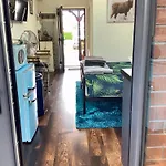 The Snug In Cheltenham, Leckhampton - A Cosy & Unique Space