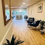 Ramada By Wyndham Cheltenham
