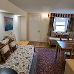 Mayville House Flat