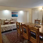 Mayville House Flat