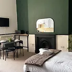 Studio Apartment - The Emerald