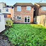 Cheerful 4-Bedroom House