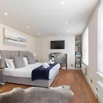 Two Bedroom Period Flat In Montpellier
