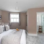 Two Bedroom Duplex Town Centre Serviced Apartment