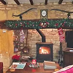 Graziers Cottage - Character Cotswold Cottage With Inglenook, Parking And Pub Nearby