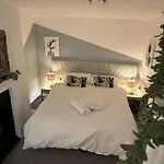 Town Centre Apartment With Hot Tub