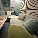 Town Centre Apartment With Hot Tub