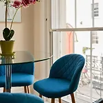 Stunning 2 Bed In The Centre Of Cheltenham!