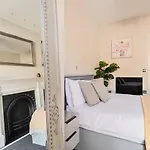 Stunning 2 Bed In The Centre Of Cheltenham!