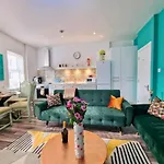 Eclectic 1Bd In The Heart Of Cheltenham!