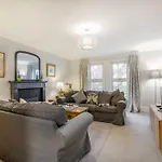 Laurel Villa