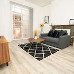 Cosy 1 Bedroom Apartment In Cheltenham Centre