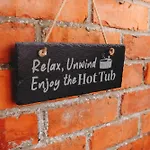 Cottage With Hot Tub - Near Cheltenham And Tewkesbury