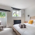 Luxury Thatched Cotswold Cottage, Amazing Location