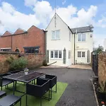 Peaceful 3-Bed Home In Tivoli