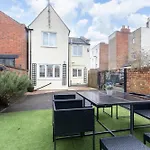 Peaceful 3-Bed Home In Tivoli