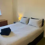 Cosy 3 Bedroom House, Bath Road, Cheltenham