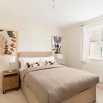 Pass The Keys Modern Stylish Family Home Private Garden